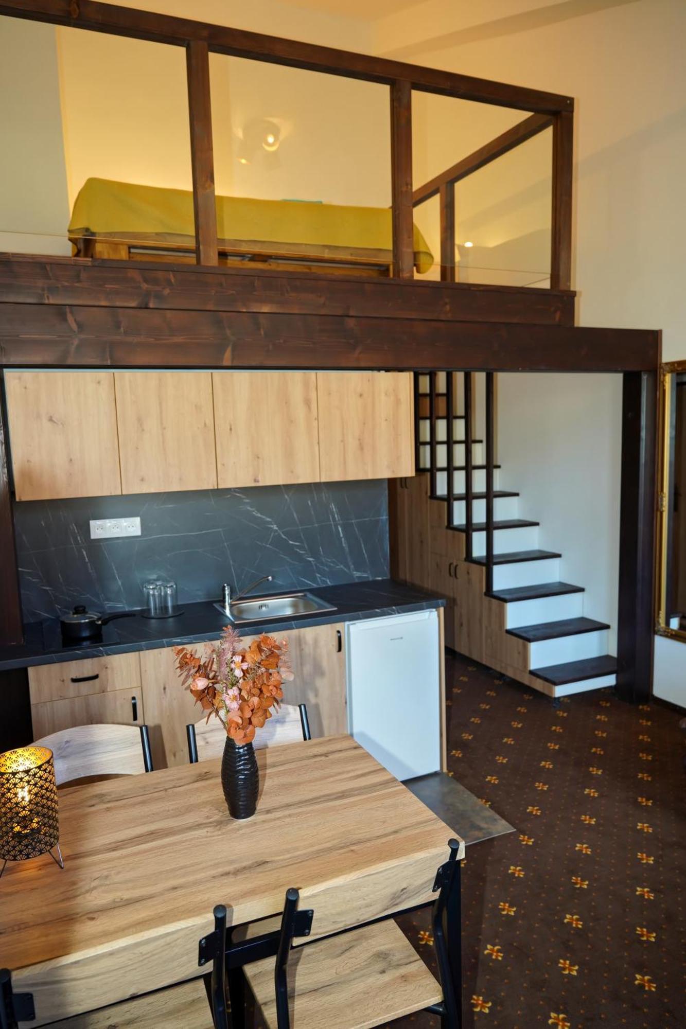Hotel Raj Dedinky Ngoại thất bức ảnh