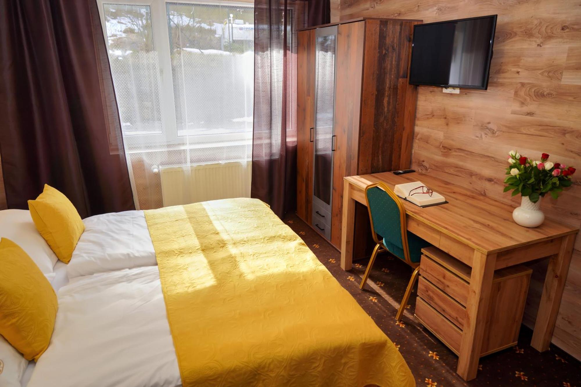 Hotel Raj Dedinky Ngoại thất bức ảnh