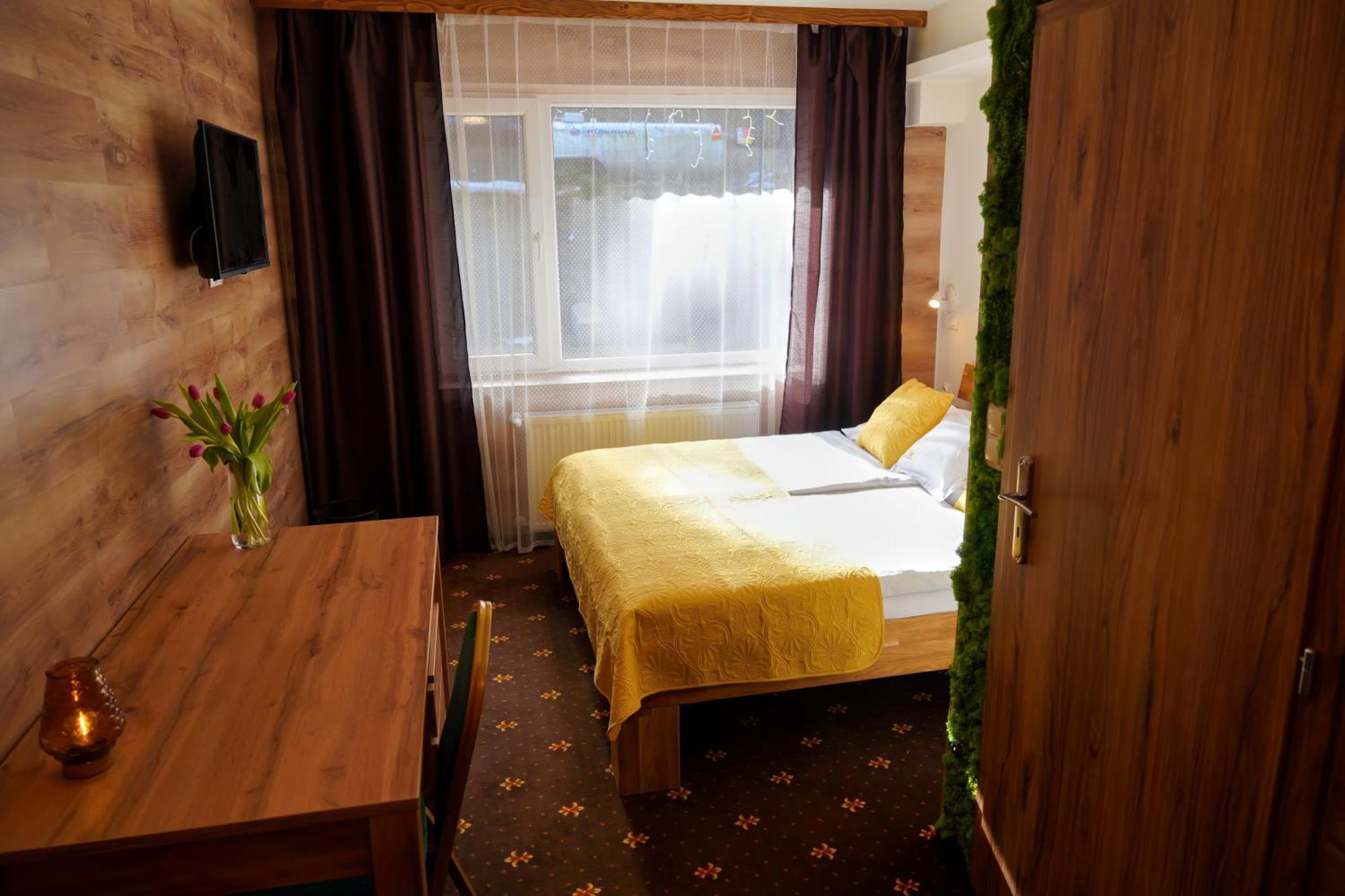 Hotel Raj Dedinky Ngoại thất bức ảnh