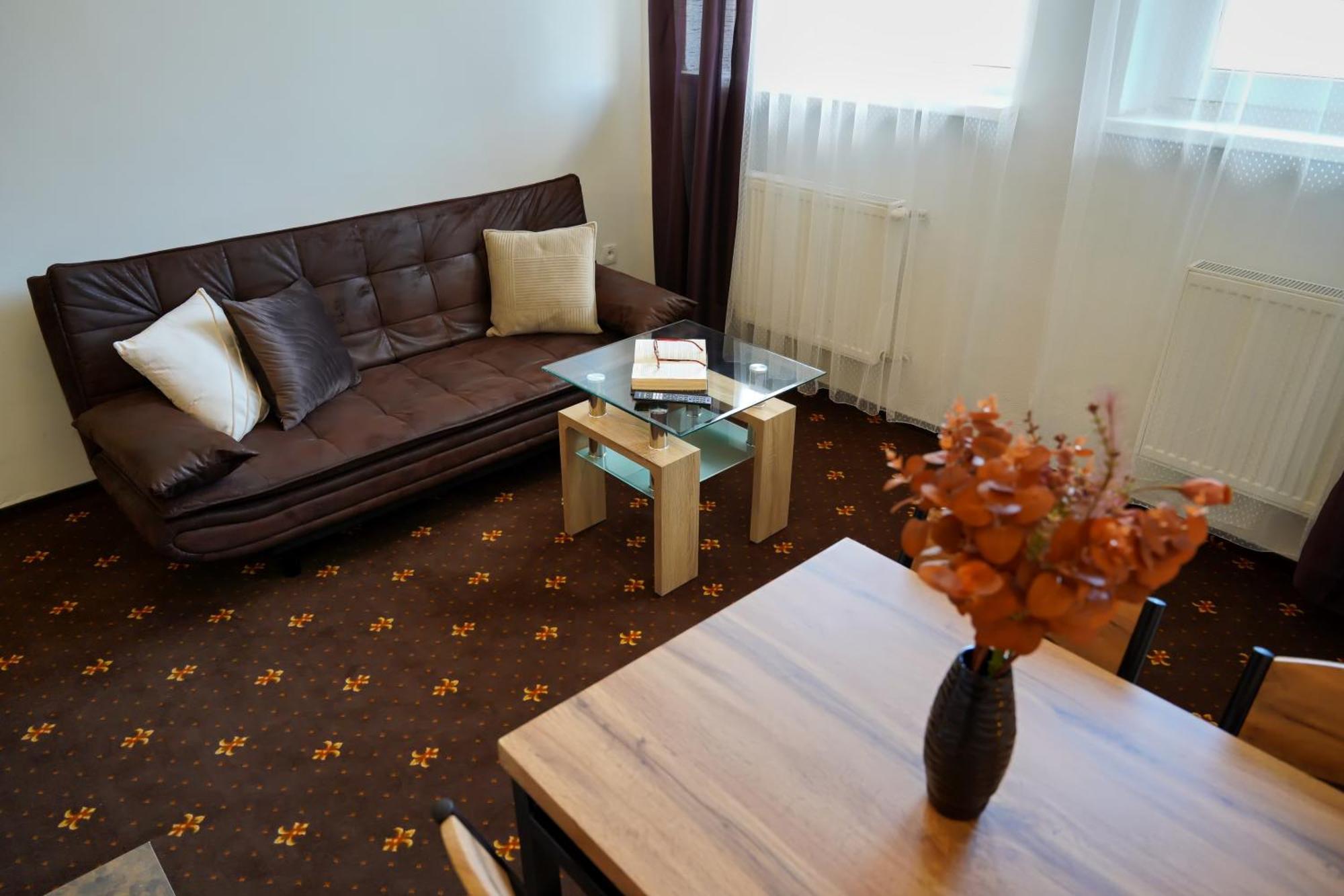 Hotel Raj Dedinky Ngoại thất bức ảnh