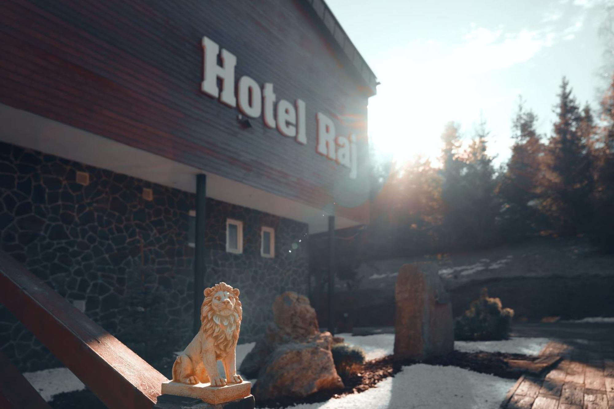 Hotel Raj Dedinky Ngoại thất bức ảnh