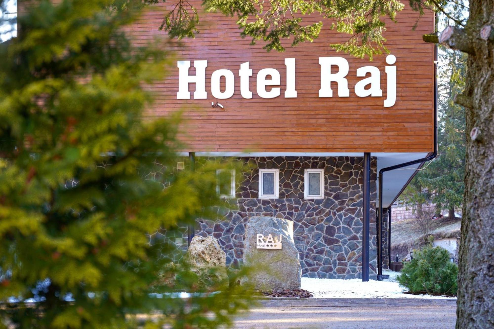 Hotel Raj Dedinky Ngoại thất bức ảnh