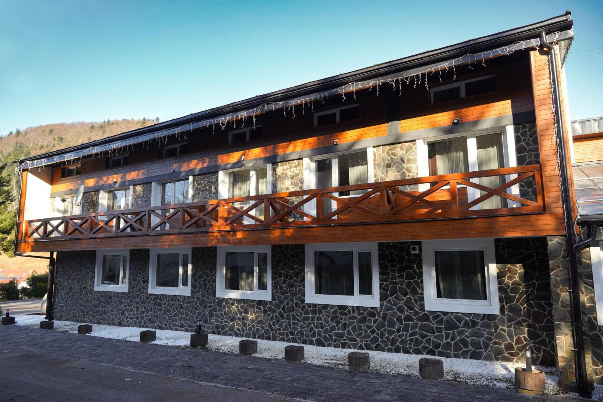 Hotel Raj Dedinky Ngoại thất bức ảnh