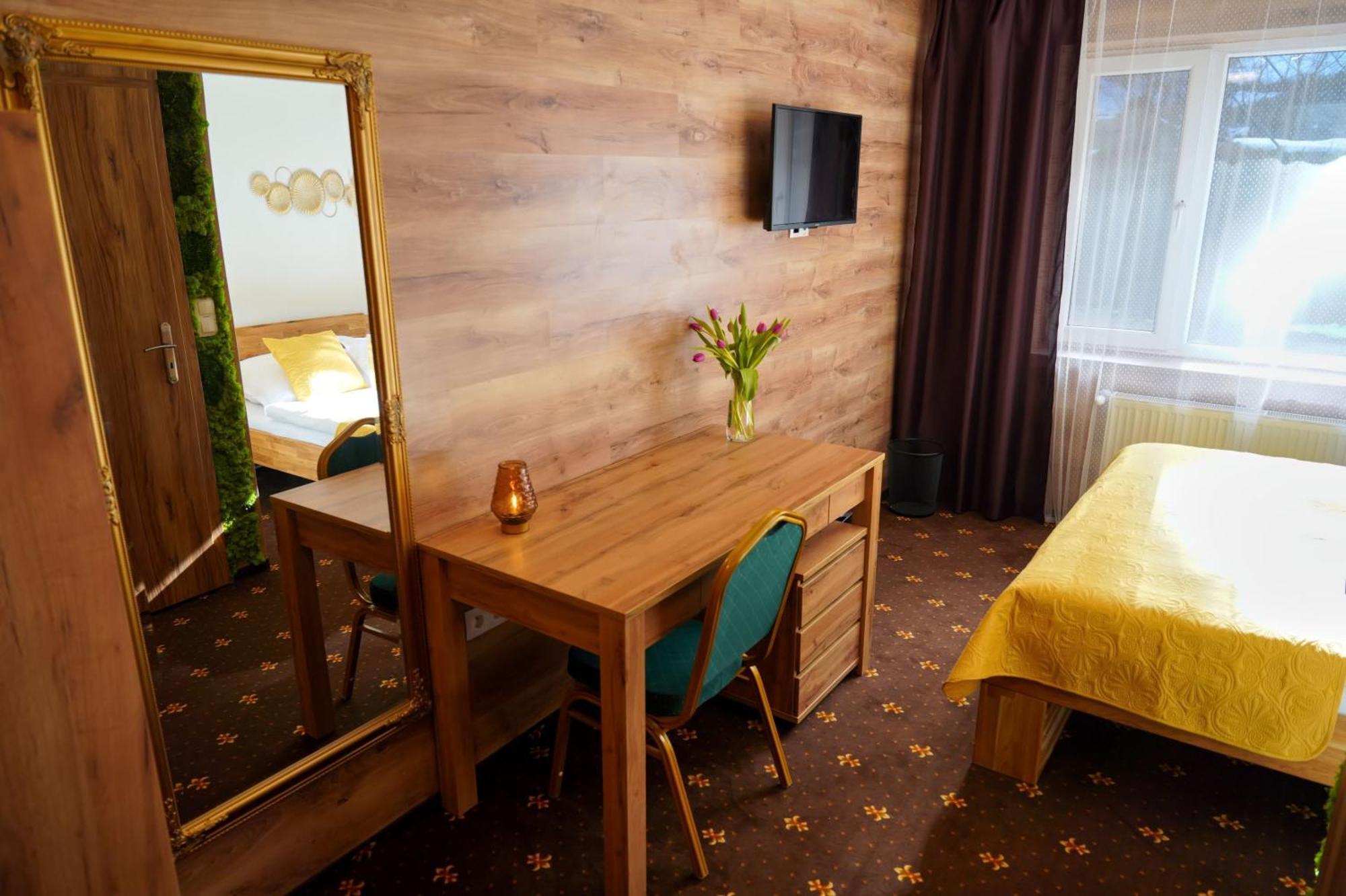 Hotel Raj Dedinky Ngoại thất bức ảnh