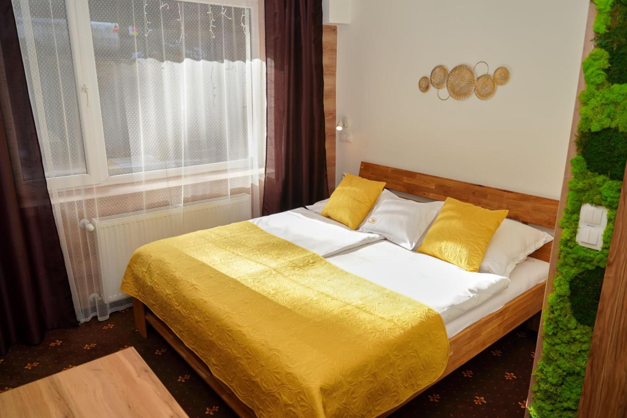 Hotel Raj Dedinky Ngoại thất bức ảnh