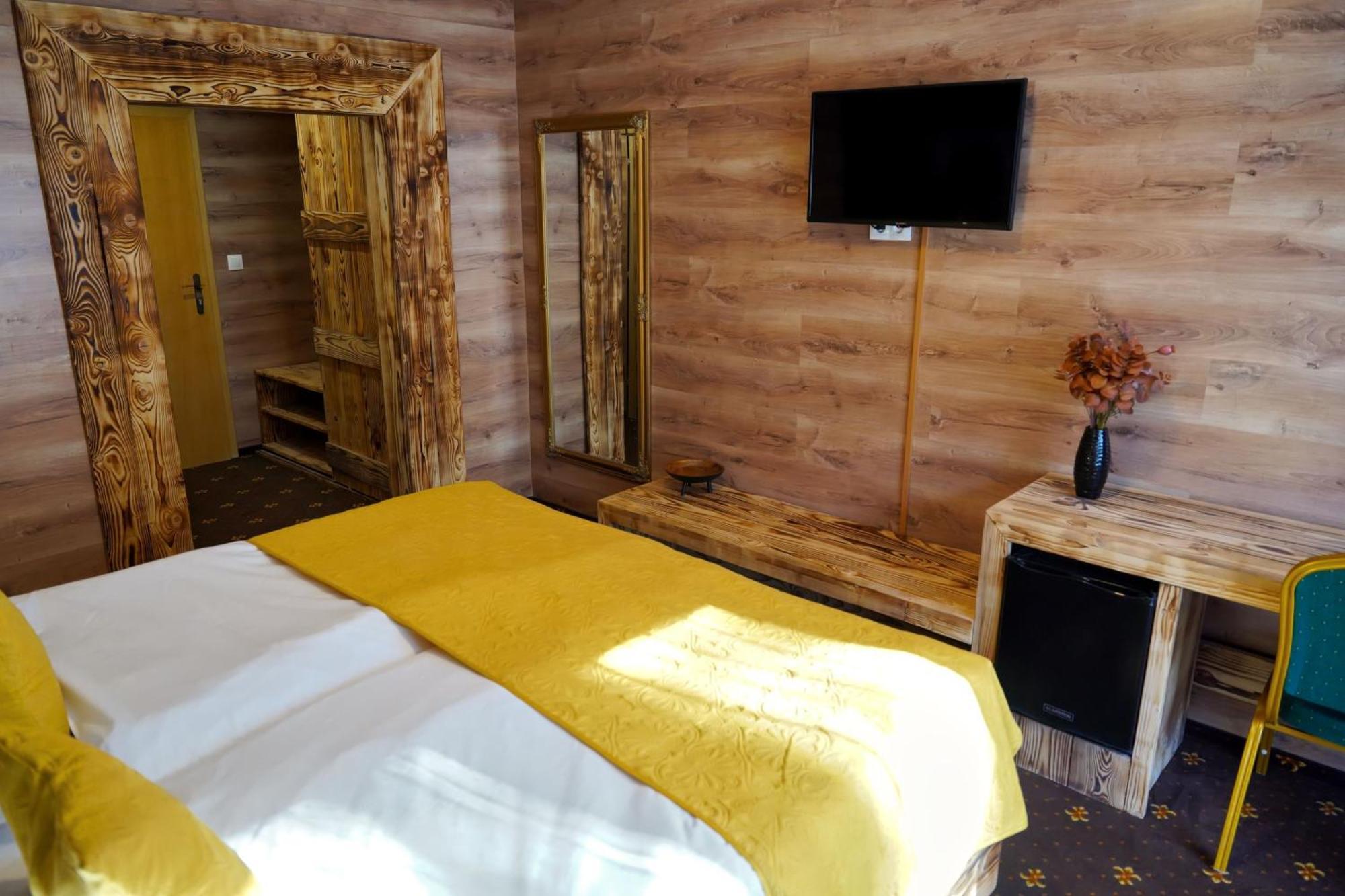Hotel Raj Dedinky Ngoại thất bức ảnh