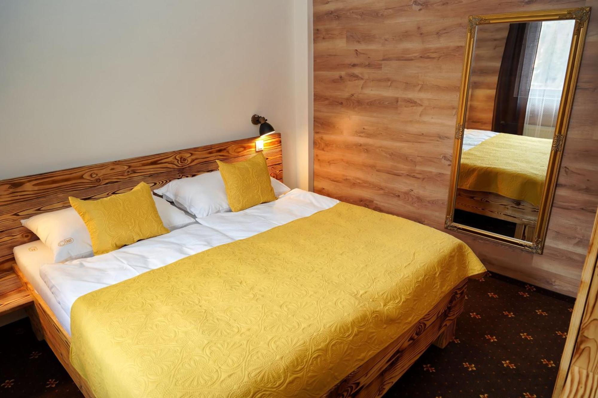 Hotel Raj Dedinky Ngoại thất bức ảnh