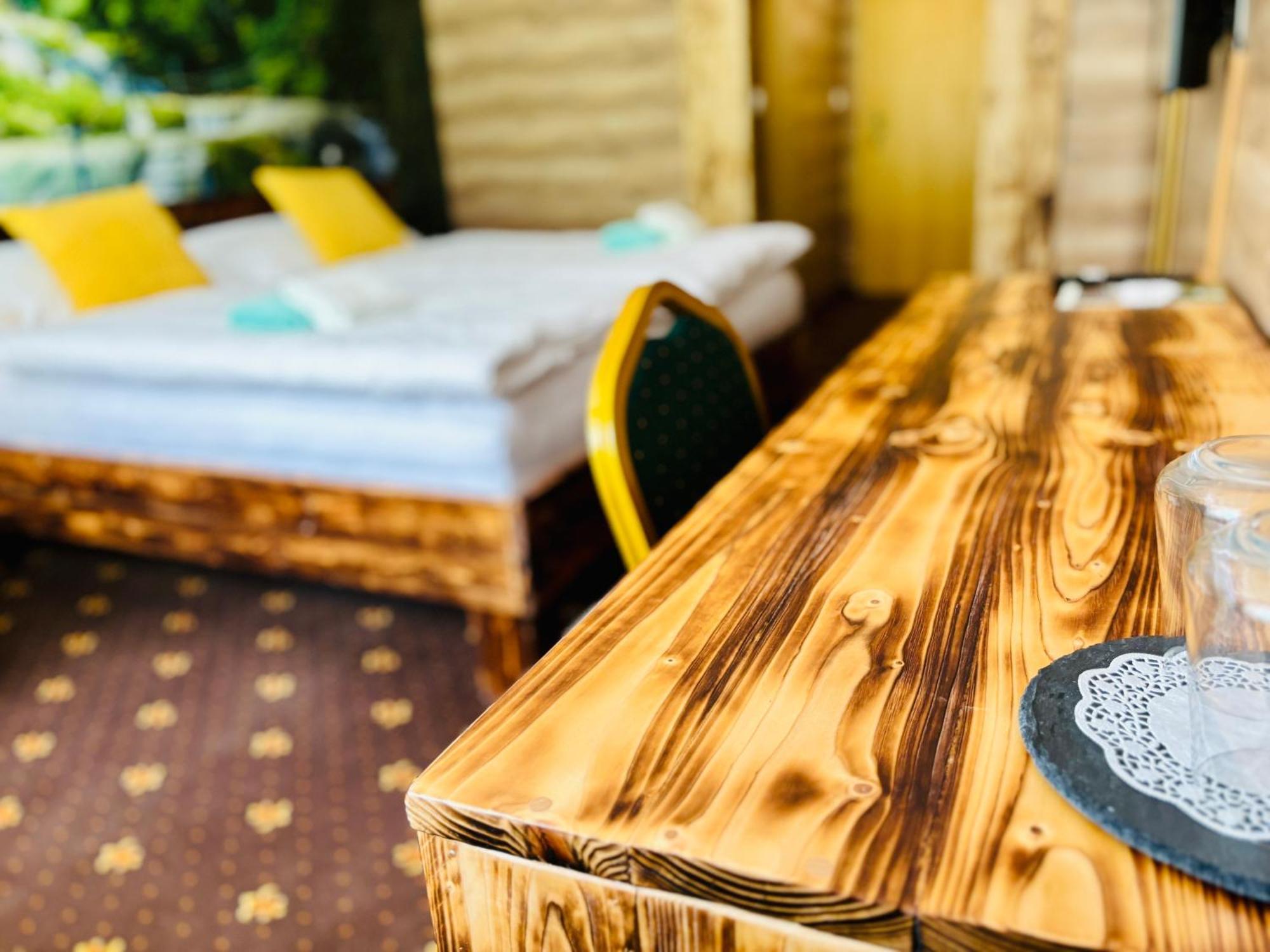 Hotel Raj Dedinky Ngoại thất bức ảnh