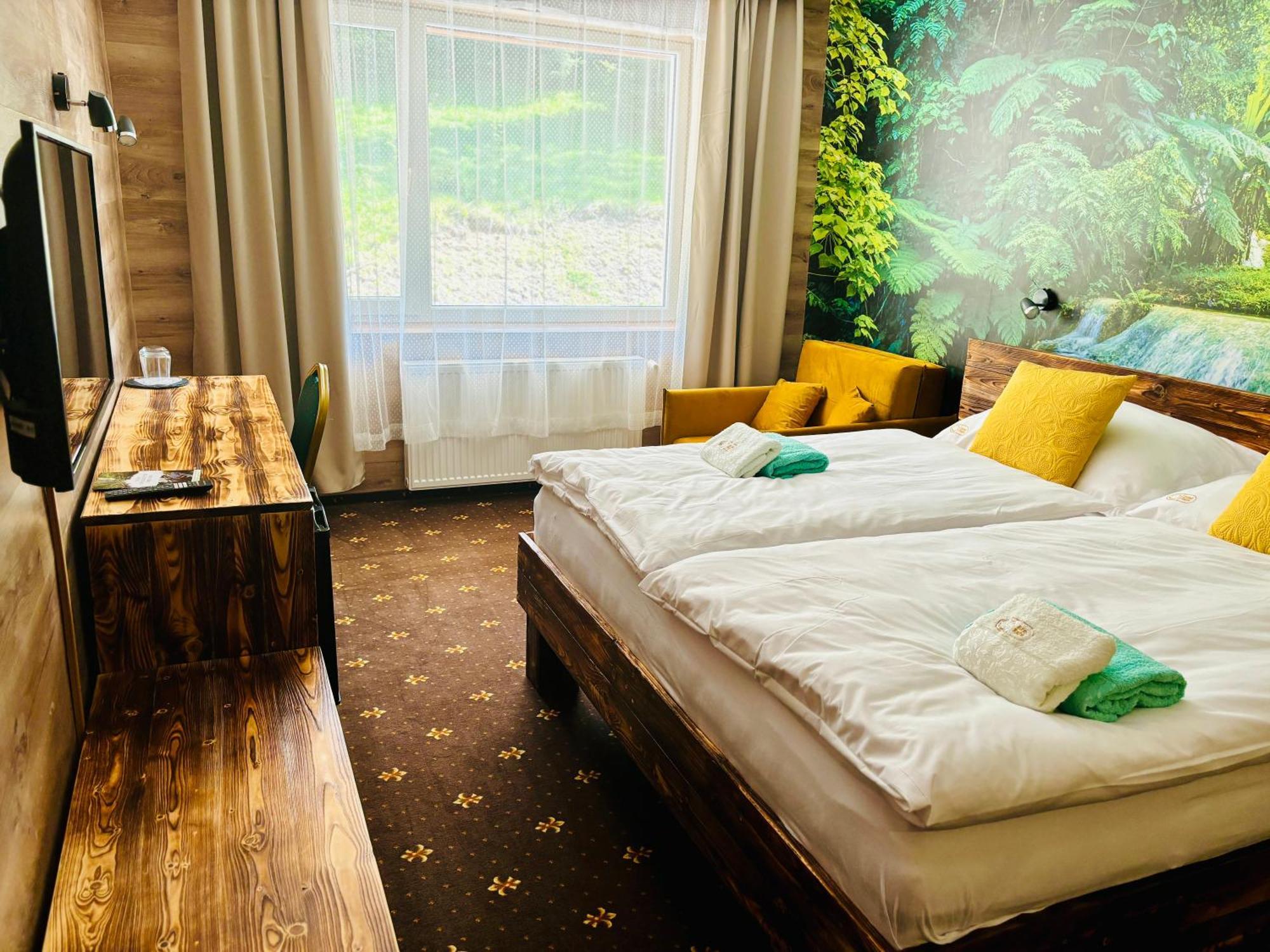 Hotel Raj Dedinky Ngoại thất bức ảnh